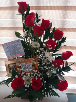 Escalera de rosas y ferrero x 8 R31