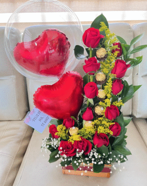 Arreglo de globos, ferrero y rosas R50